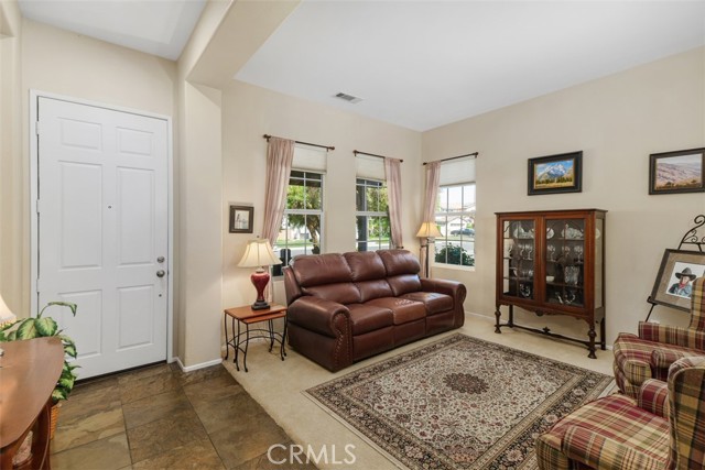 Detail Gallery Image 5 of 45 For 17648 Fan Palm Ln, Riverside,  CA 92503 - 4 Beds | 2 Baths