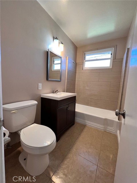 Detail Gallery Image 5 of 5 For 216 Avenue H, Redondo Beach,  CA 90277 - 1 Beds | 1 Baths