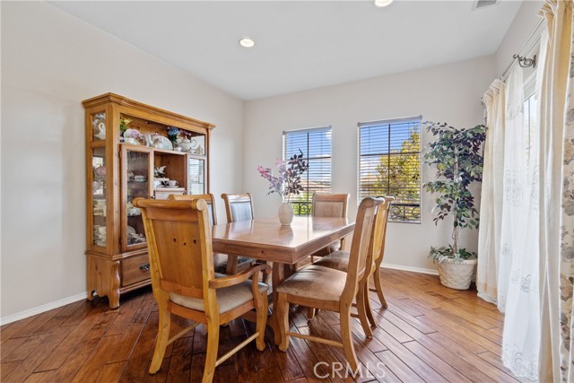 Detail Gallery Image 13 of 40 For 28003 Dickason, Valencia,  CA 91354 - 2 Beds | 2 Baths