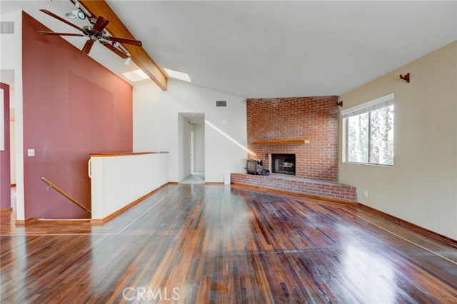 693 19th Street, Manhattan Beach, California 90266, 5 Bedrooms Bedrooms, ,1 BathroomBathrooms,Residential,Sold,19th,SB21194757