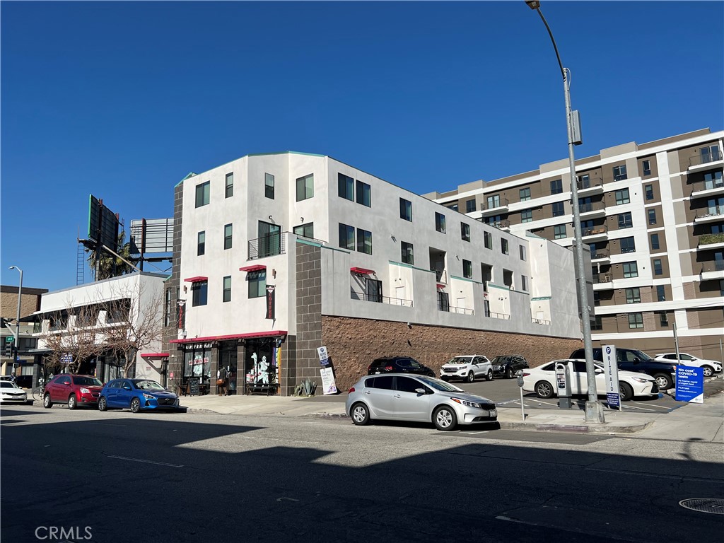 137 W 6th St #305