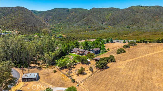 42970 Grace Lane, Murrieta CA: https://media.crmls.org/medias/e88a52d1-6fd7-42a8-9ead-38ea4b2732c4.jpg