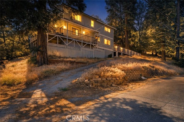 Detail Gallery Image 2 of 22 For 25389 Oak Glen, Twin Peaks,  CA 92391 - 3 Beds | 2 Baths