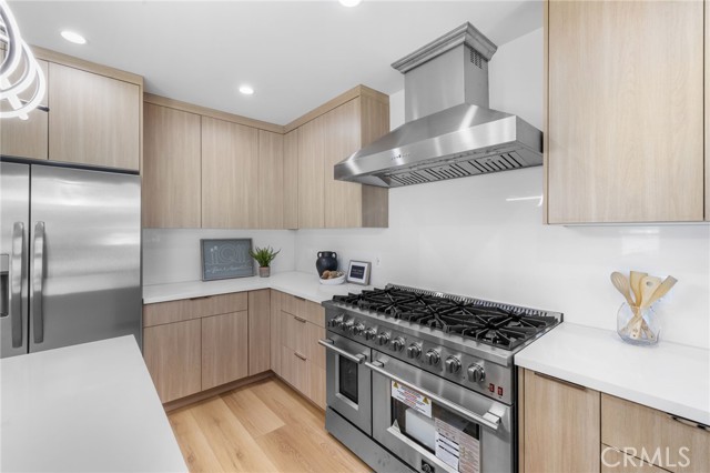 Detail Gallery Image 14 of 69 For 1504 N California, Burbank,  CA 91505 - – Beds | – Baths