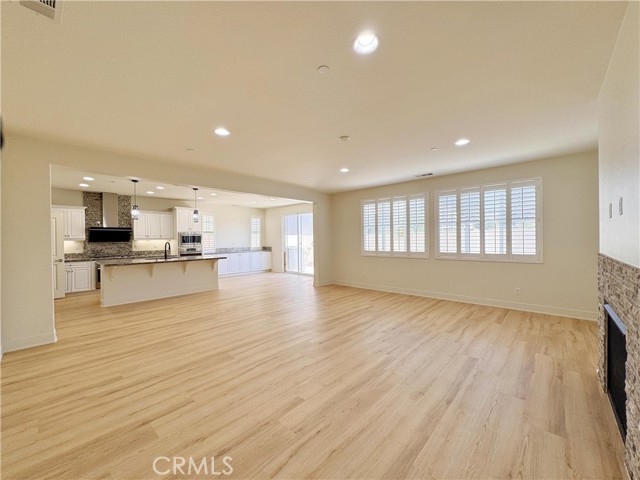 Detail Gallery Image 6 of 42 For 12827 Meridian St, Corona,  CA 92880 - 4 Beds | 3 Baths