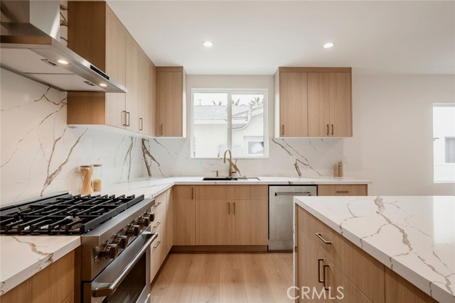 14126 Runnymede Street, Van Nuys CA: https://media.crmls.org/medias/e88afb56-71e3-48be-99bc-4ea4eebd3140.jpg