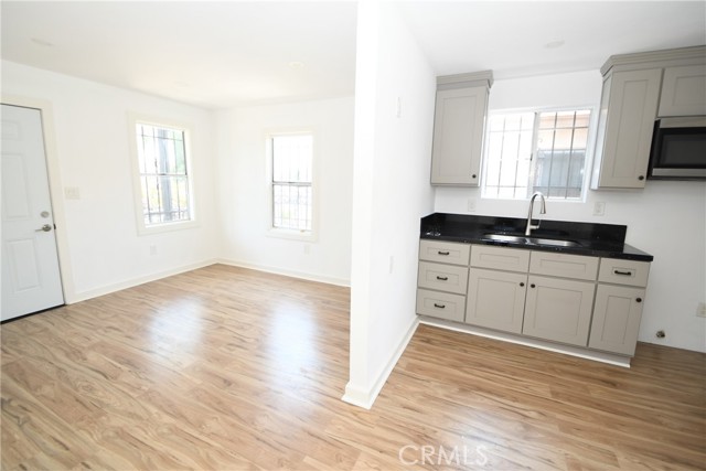 Detail Gallery Image 11 of 31 For 2117 E 112th St, Los Angeles,  CA 90059 - – Beds | – Baths