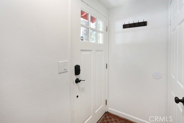 Detail Gallery Image 6 of 36 For 531 W Victoria Ct, Lake Arrowhead,  CA 92352 - 4 Beds | 2/1 Baths