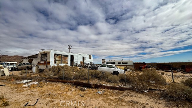733 Ranch Rd (NEAR) Road, Yermo CA: https://media.crmls.org/medias/e88cd262-30db-4c68-b397-73d3ab72ce3c.jpg