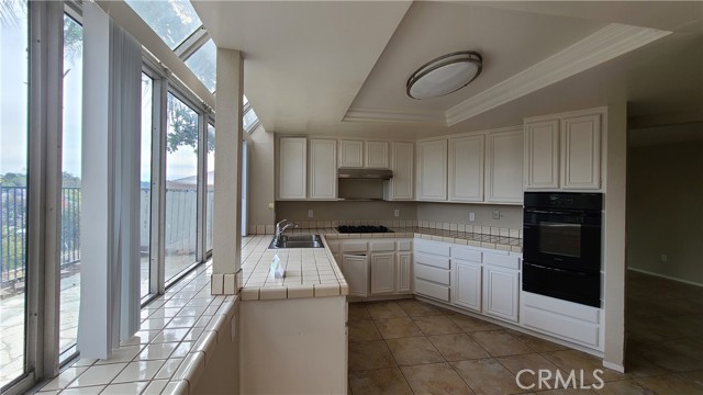 Detail Gallery Image 7 of 43 For 1809 Avenida Segovia, Oceanside,  CA 92056 - 4 Beds | 2/1 Baths