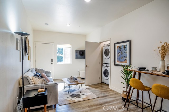 348 & 350 27th Street, San Diego CA: https://media.crmls.org/medias/e88d4068-f27c-4a52-b0a6-baaea5a0a157.jpg