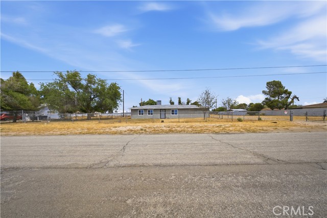 Detail Gallery Image 6 of 26 For 16657 Foothill Ave, Edwards,  CA 93523 - 4 Beds | 2 Baths