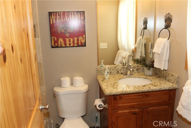 Detail Gallery Image 17 of 30 For 39039 Bayview Ln, Big Bear Lake,  CA 92315 - 3 Beds | 2 Baths