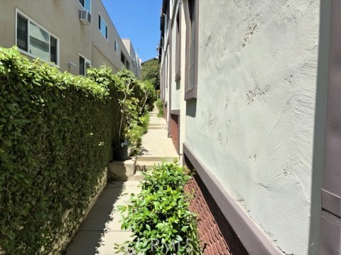 https://media.crmls.org/medias/e88e05be-e359-4994-a825-1f5f11f17562.jpg?preset=X-Large