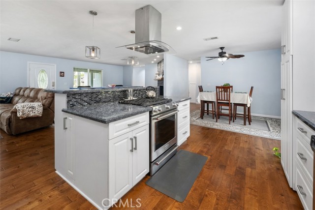 142 Hope Street, Ramona CA: https://media.crmls.org/medias/e88e6be7-9b73-4d76-ab21-46376a9f5099.jpg