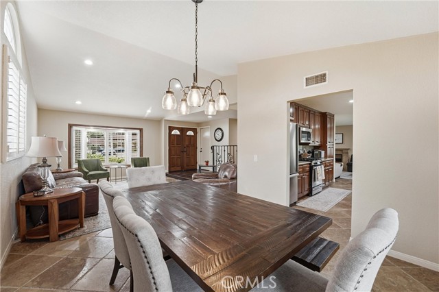 Detail Gallery Image 13 of 52 For 1513 Glenn Cir, Placentia,  CA 92870 - 4 Beds | 2/1 Baths