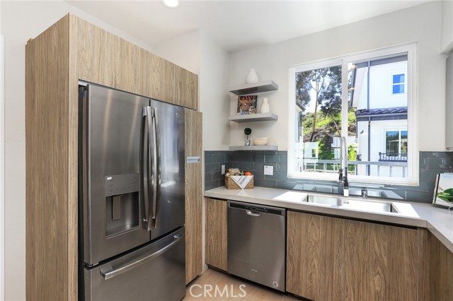 6 Bethpage Lane, Phillips Ranch CA: https://media.crmls.org/medias/e88f8006-9c85-49ec-a87a-3f9f0432d8d9.jpg
