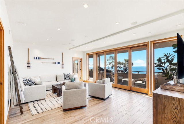 Detail Gallery Image 21 of 41 For 206 Grandview St, Laguna Beach,  CA 92651 - 3 Beds | 3 Baths