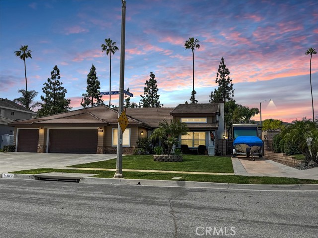 1600 Heartland Way, Corona CA: https://media.crmls.org/medias/e890bbb0-4f21-47fc-9eaf-9bbc376379d1.jpg