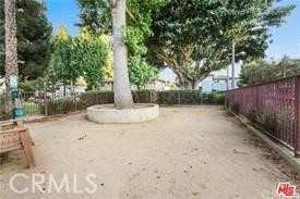 https://media.crmls.org/medias/e89196e0-1f10-4af5-86ec-ee3565a58ccf.jpg?preset=X-Large
