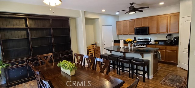Detail Gallery Image 11 of 54 For 15723 Parkhouse Dr #59,  Fontana,  CA 92336 - 4 Beds | 2/1 Baths