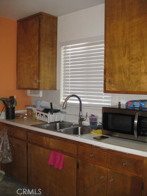 Detail Gallery Image 7 of 13 For 2040 Yosemite Dr, Barstow,  CA 92311 - 3 Beds | 1/1 Baths