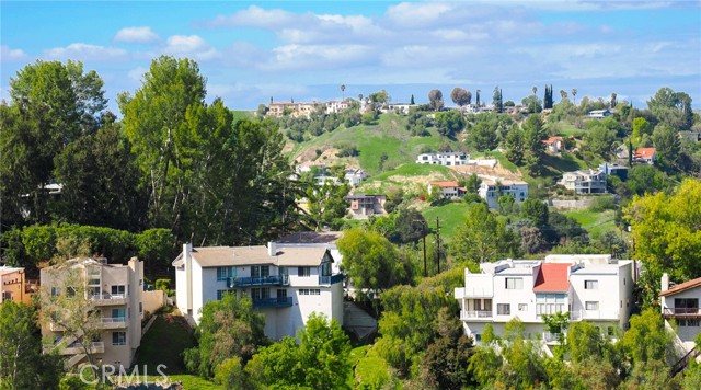 Detail Gallery Image 27 of 28 For 5177 Medina Rd, Woodland Hills,  CA 91364 - 3 Beds | 3 Baths
