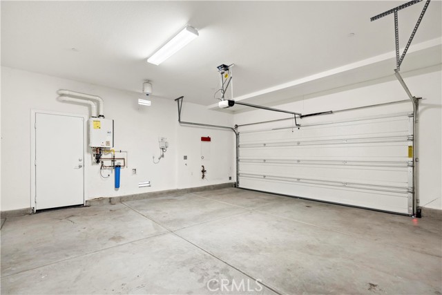 16119 Almond Avenue, Chino CA: https://media.crmls.org/medias/e8931212-9b96-489e-ac33-e889cf0d544b.jpg