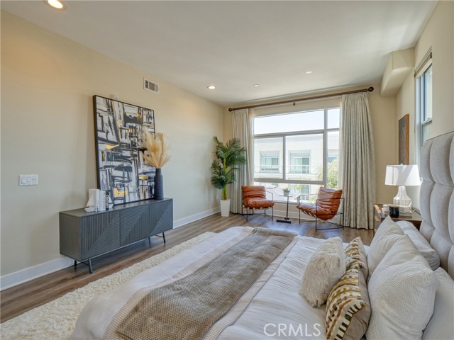 56 E Duarte Road, Arcadia CA: https://media.crmls.org/medias/e89336a6-a9ec-4430-b20b-51adbcbbee67.jpg