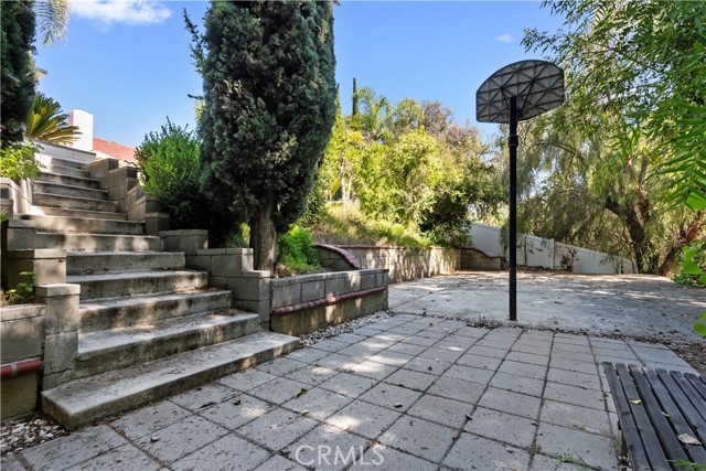 6065 Saint Augustine Drive, Riverside CA: https://media.crmls.org/medias/e8935fcd-75d2-459d-bbd1-2b371d98d06f.jpg