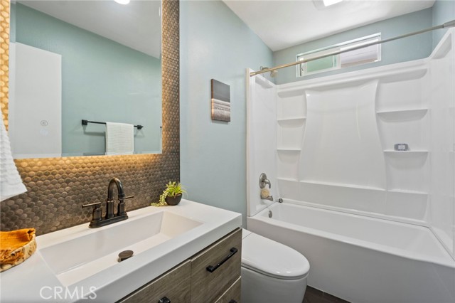 6212 Santa Rita Avenue, Garden Grove CA: https://media.crmls.org/medias/e893ad6a-ea3e-479f-b770-8b9d79575dc5.jpg