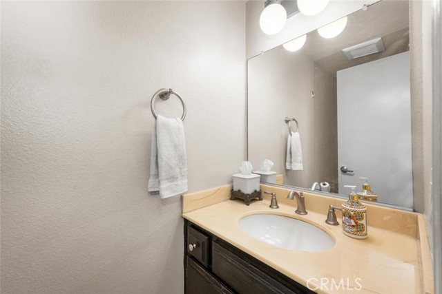 Detail Gallery Image 8 of 50 For 308 Molokai Dr, Placentia,  CA 92870 - 2 Beds | 2/1 Baths