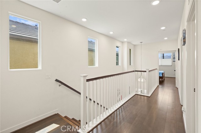 Detail Gallery Image 19 of 42 For 12827 W Hemingway Dr, San Fernando,  CA 91340 - 4 Beds | 2/1 Baths