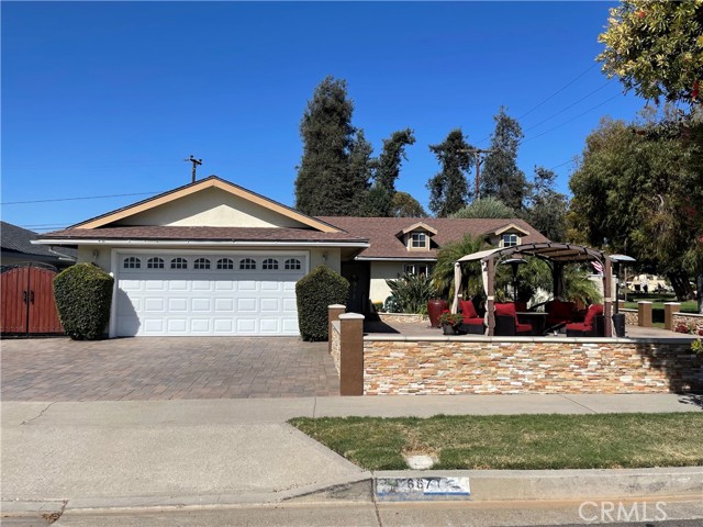 Detail Gallery Image 1 of 24 For 6671 Edgemont Dr, Huntington Beach,  CA 92647 - 4 Beds | 2 Baths