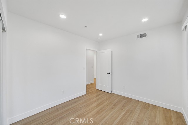 Detail Gallery Image 14 of 33 For 14422 Tiara #1/2,  Van Nuys,  CA 91401 - 5 Beds | 5 Baths