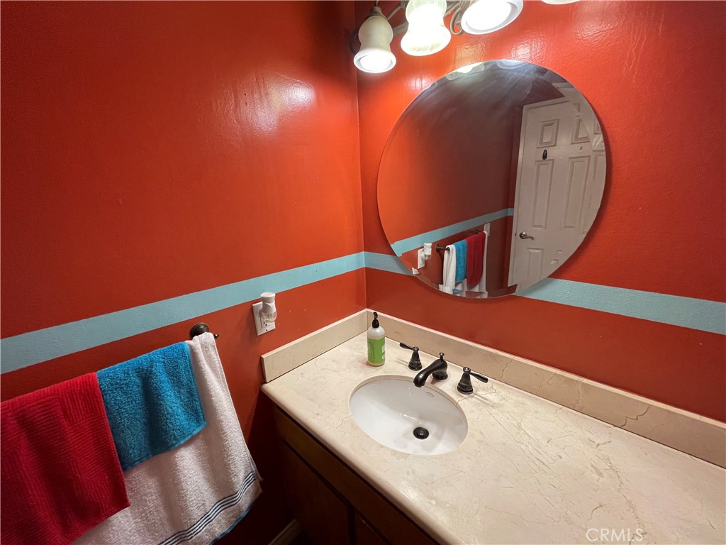 https://media.crmls.org/medias/e896492d-8953-4415-8cf8-ce84b8f688c6.jpg?preset=X-Large