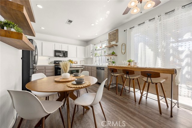 Detail Gallery Image 9 of 44 For 1340 1340 Goldeneagle Drive, Corona,  CA 92879 - 3 Beds | 2 Baths