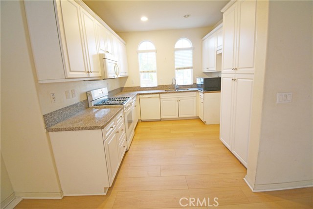 8542 Cava Dr, Rancho Cucamonga CA: https://media.crmls.org/medias/e897448c-013b-4735-bd61-748af38facc4.jpg