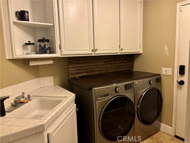 7440 Apple Blossom Court, Highland CA: https://media.crmls.org/medias/e8992928-e528-4ae3-95ad-ed4b2d2f1a09.jpg