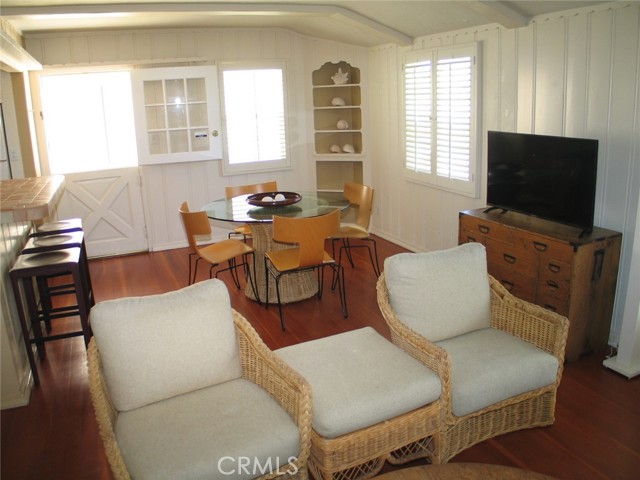 Detail Gallery Image 5 of 16 For 1610 Park Ave, Newport Beach,  CA 92662 - 3 Beds | 2 Baths