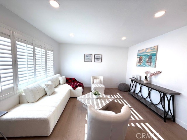 2690 Senasac Avenue, Long Beach CA: https://media.crmls.org/medias/e89a0ed8-9e40-4cea-9e29-6185d94e873b.jpg