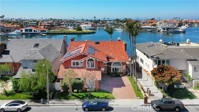 3372 Venture Drive, Huntington Beach CA: https://media.crmls.org/medias/e89a91e3-cd19-43f5-baef-b5cd82c4a519.jpg