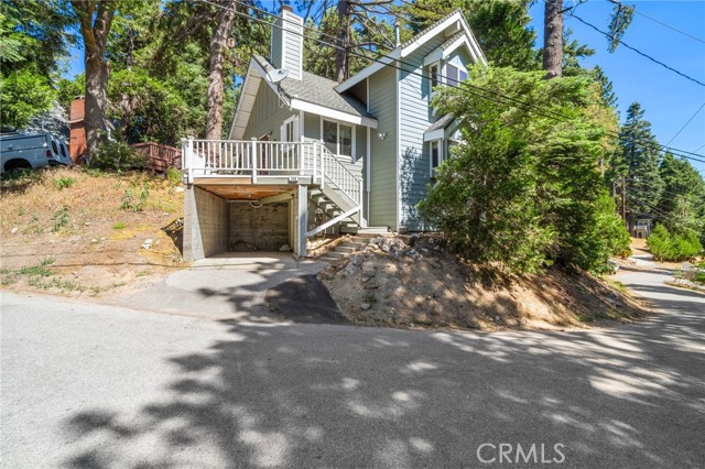 Detail Gallery Image 3 of 28 For 746 W Victoria Ct, Lake Arrowhead,  CA 92352 - 2 Beds | 2 Baths