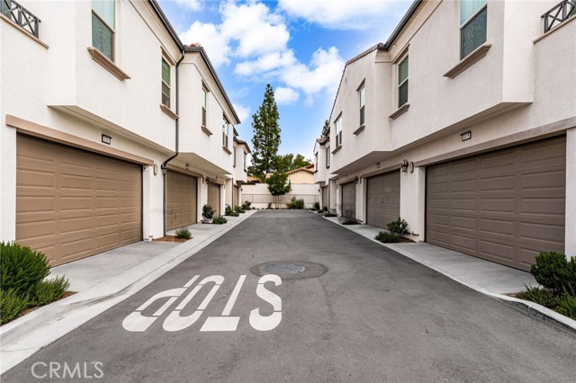 1419 N Indian Hill Boulevard, Claremont CA: https://media.crmls.org/medias/e89adf45-c7d4-4afe-b46a-053d868cccd8.jpg