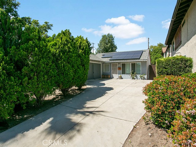 17189 Chatsworth Street photo 2