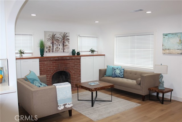 Detail Gallery Image 3 of 22 For 3409 S Pacific, San Pedro,  CA 90731 - 3 Beds | 2 Baths