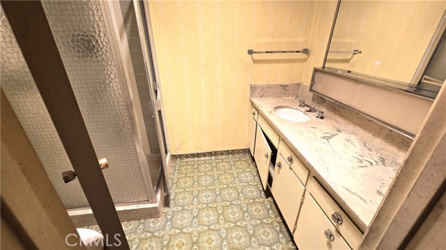 Detail Gallery Image 12 of 17 For 2463 Las Positas Rd, Glendale,  CA 91208 - 3 Beds | 2 Baths