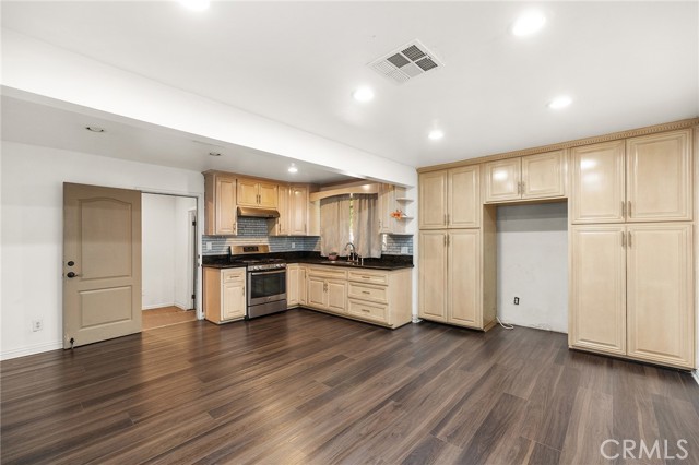 Detail Gallery Image 7 of 20 For 7020 Argyle Ave, San Bernardino,  CA 92404 - 4 Beds | 2 Baths