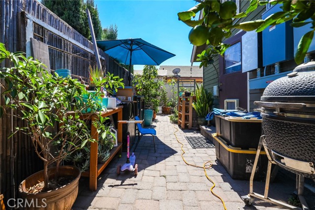 932 Coronado Avenue, Long Beach CA: https://media.crmls.org/medias/e89ddc0b-41bf-4cbc-b765-5a21bd8d0c27.jpg