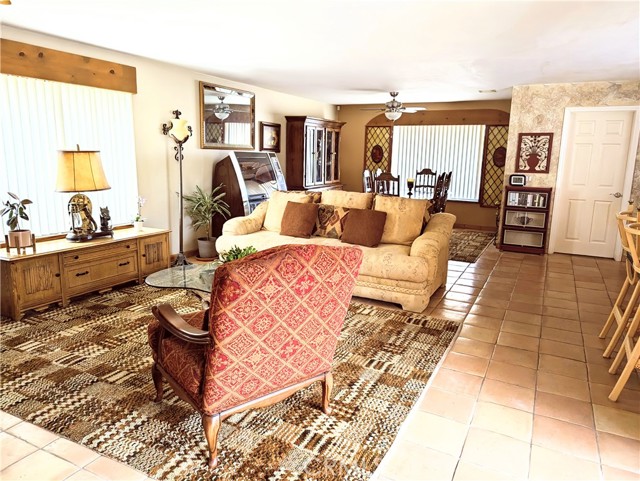 16407 Koda Road, Apple Valley CA: https://media.crmls.org/medias/e89e0299-ecb9-40c8-b34e-a45a003601ee.jpg